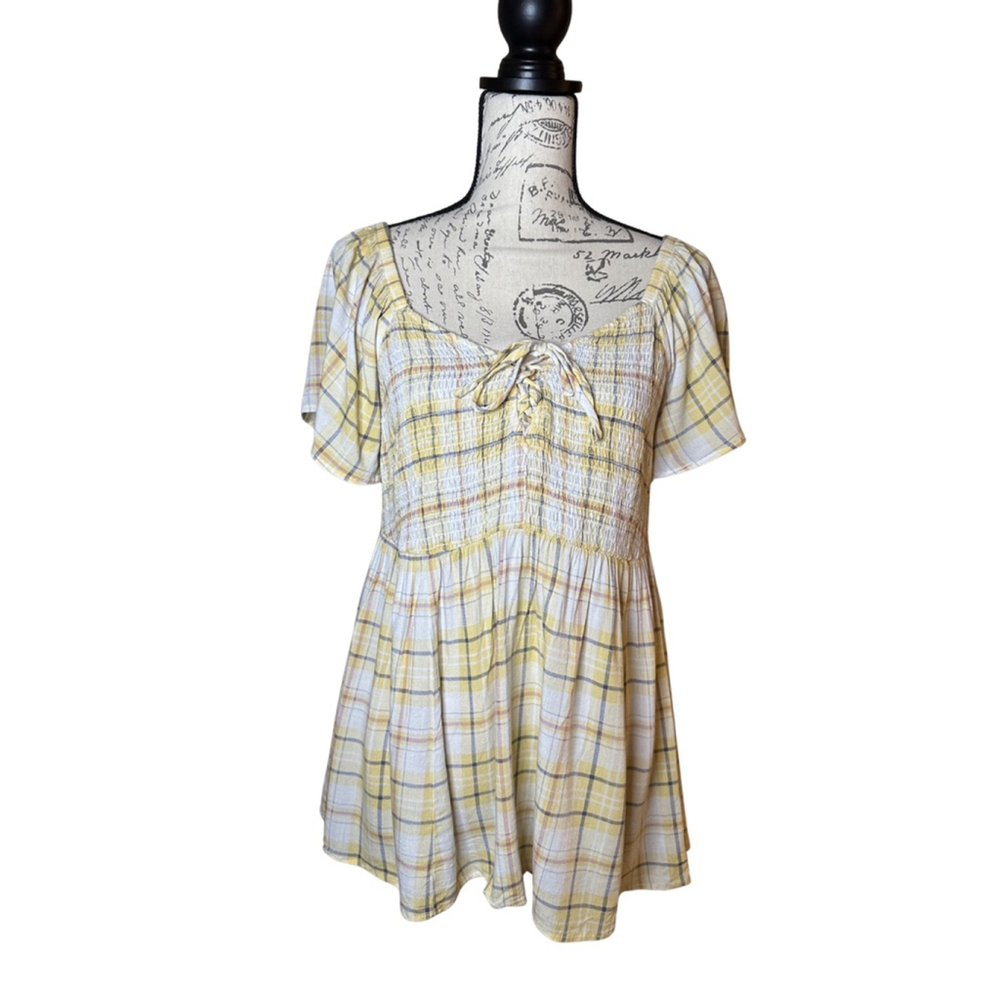 Torrid Sz 0 Yellow Plaid Blouse w a smocked bodice tie up lace flutter sleeves